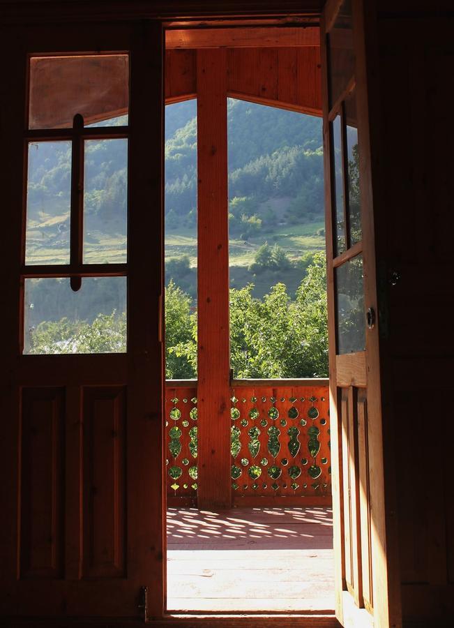 Hostel The Misty Mountains Местия Екстериор снимка