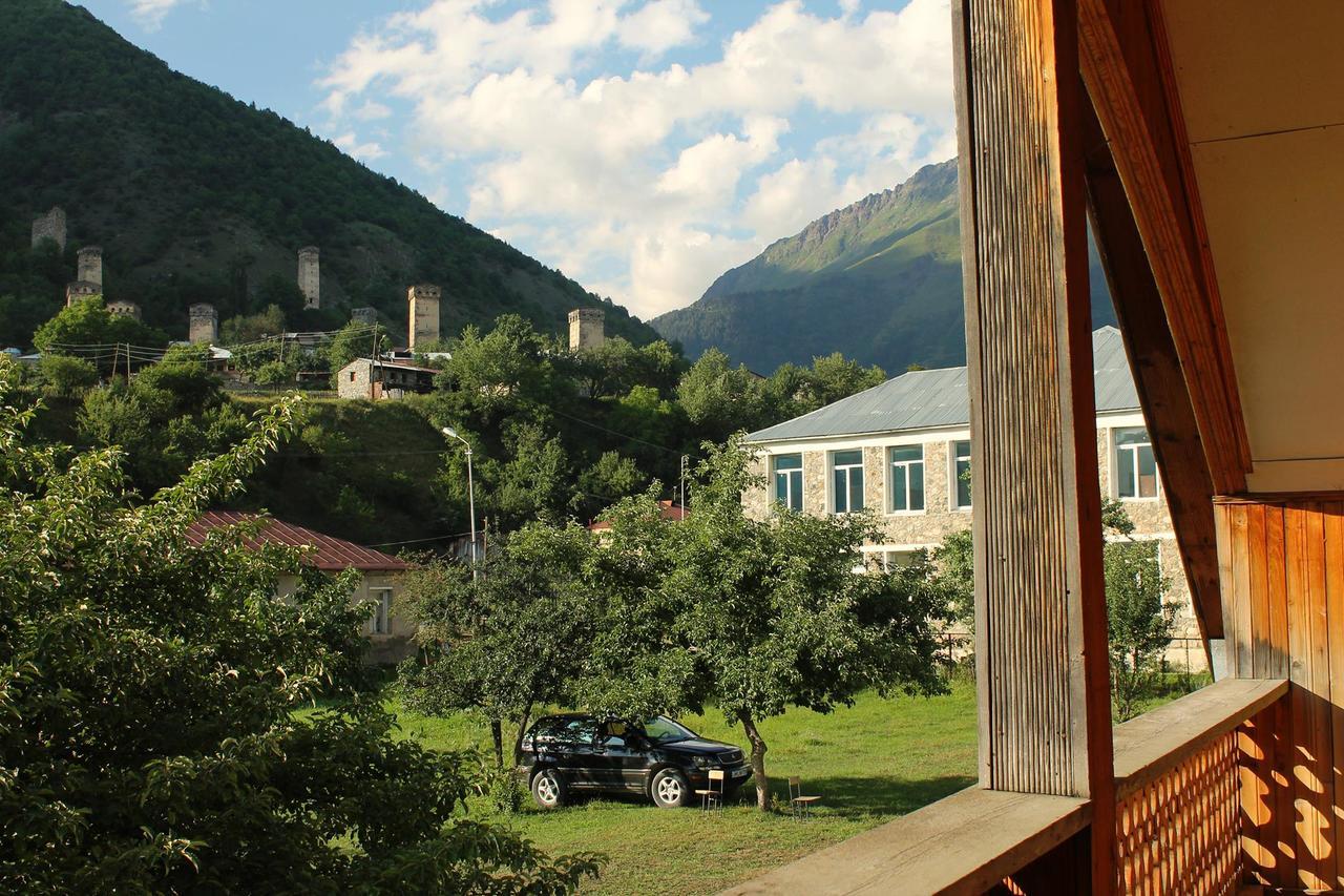 Hostel The Misty Mountains Местия Екстериор снимка