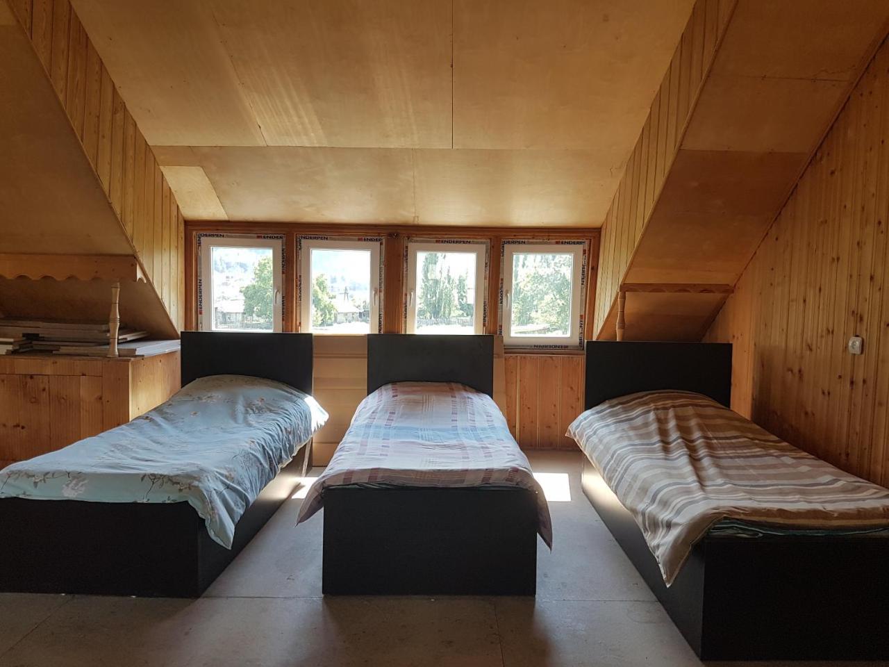 Hostel The Misty Mountains Местия Екстериор снимка